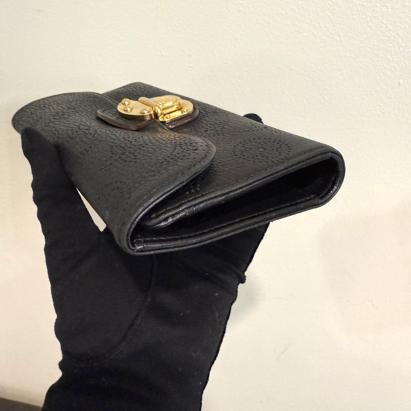 LOUIS VUITTON Black Mahina Amelia Wallet