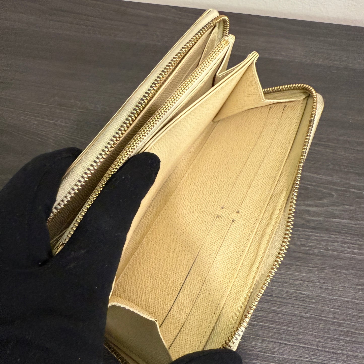 LOUIS VUITTON Damier Azur Zippy Wallet