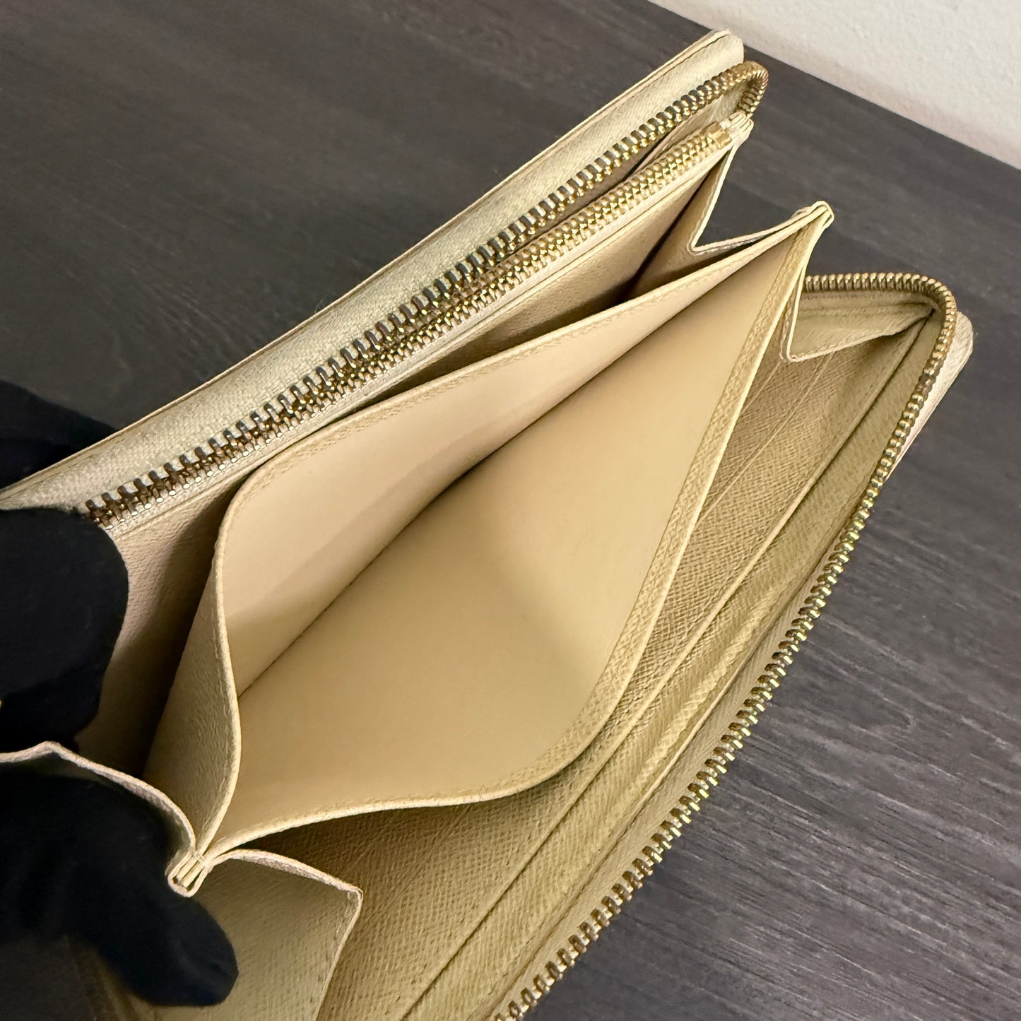 LOUIS VUITTON Damier Azur Zippy Wallet
