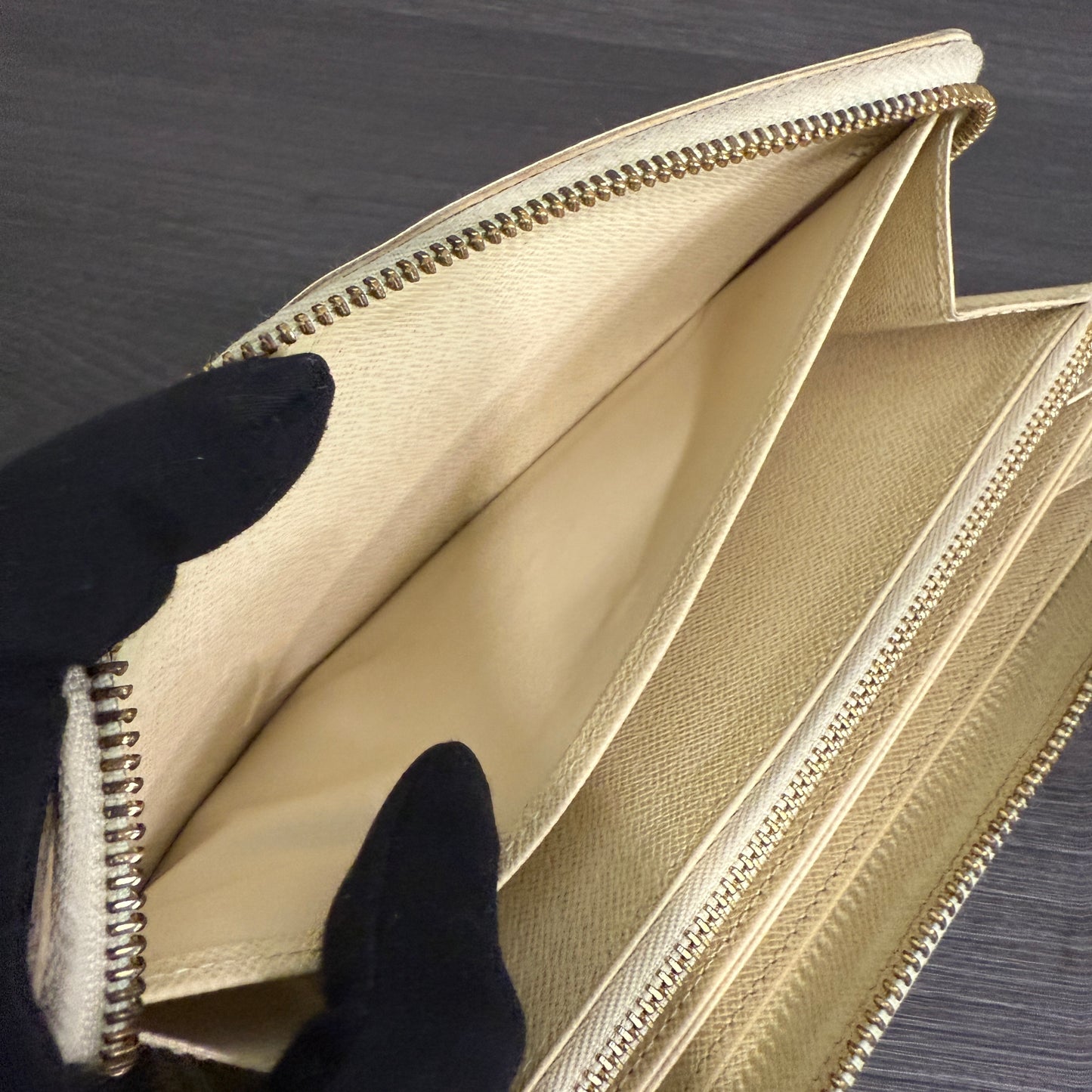 LOUIS VUITTON Damier Azur Zippy Wallet