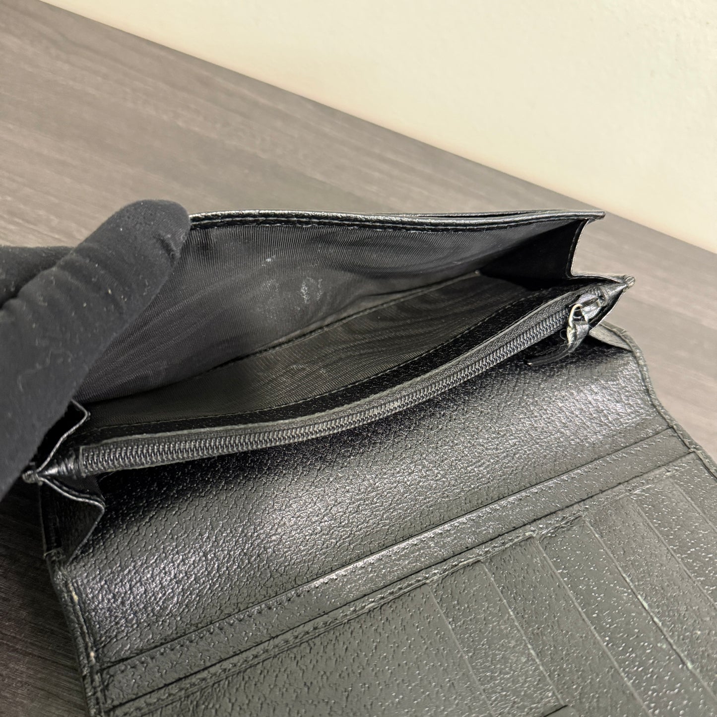 1015-20 GUCCI Black GG Long Wallet
