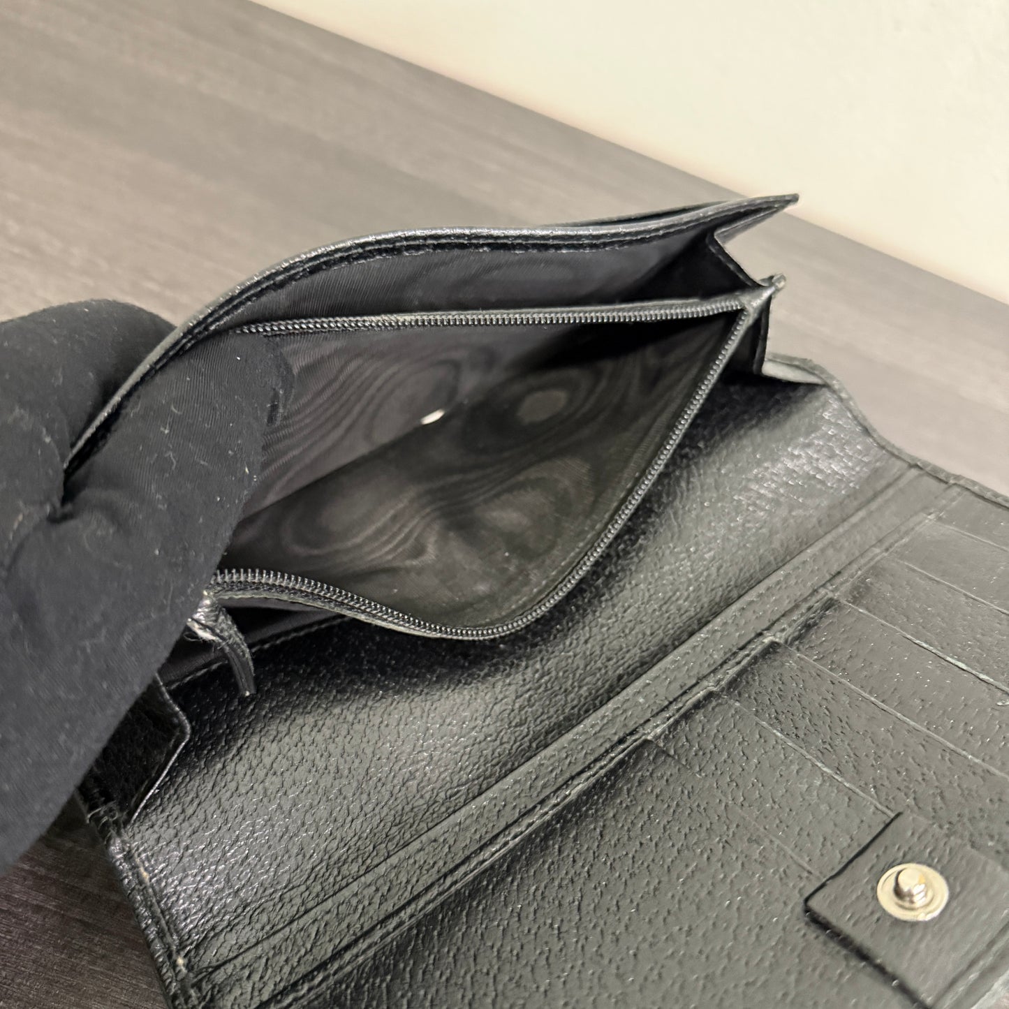 1015-20 GUCCI Black GG Long Wallet