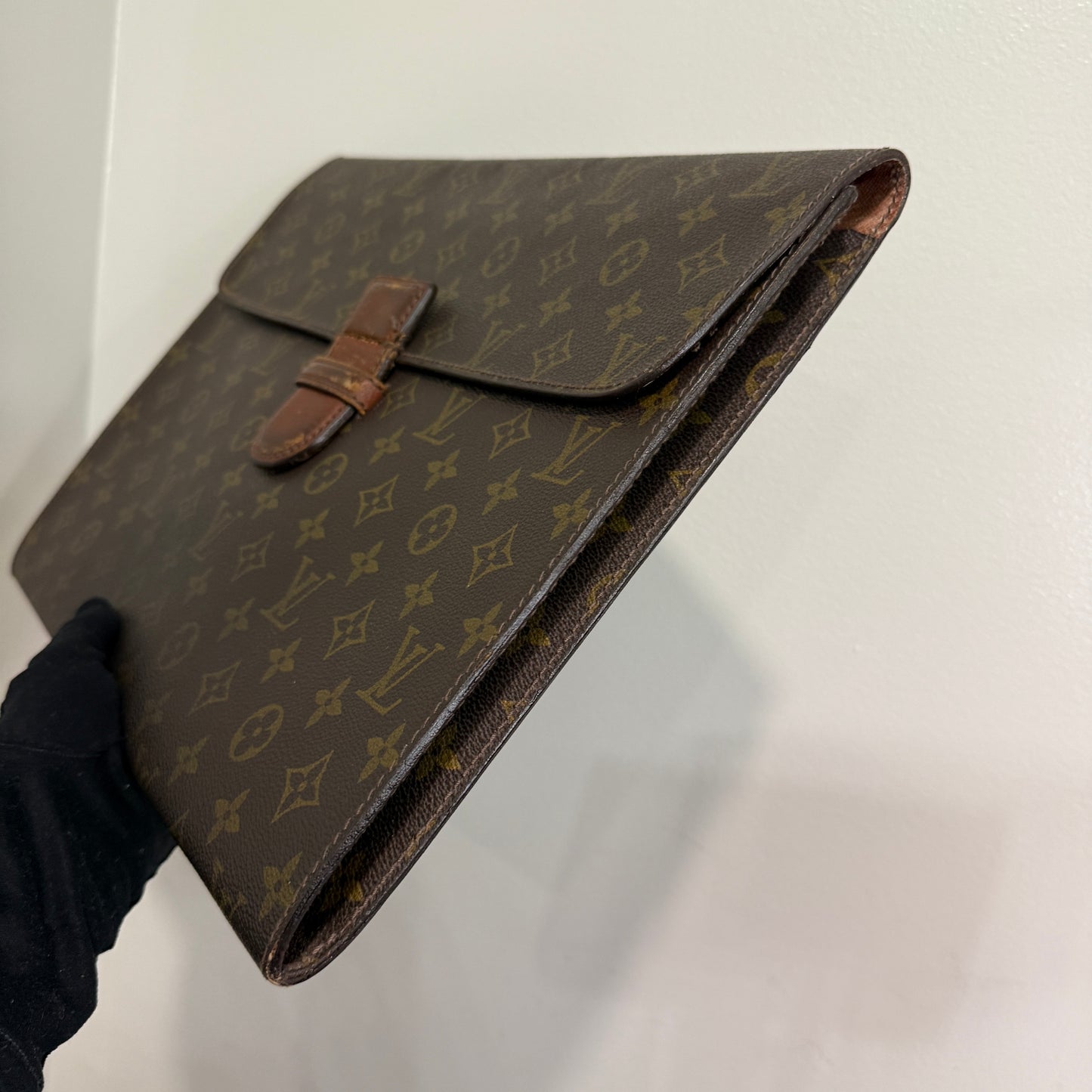 1015-17 LOUIS VUITTON Monogram Document Case