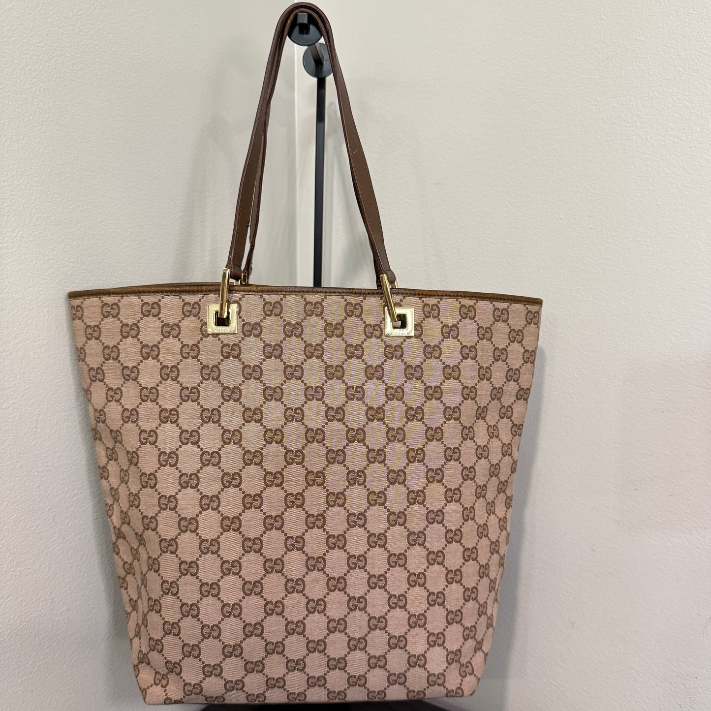 1015-08 GUCCI Brown GG Canvas Tote
