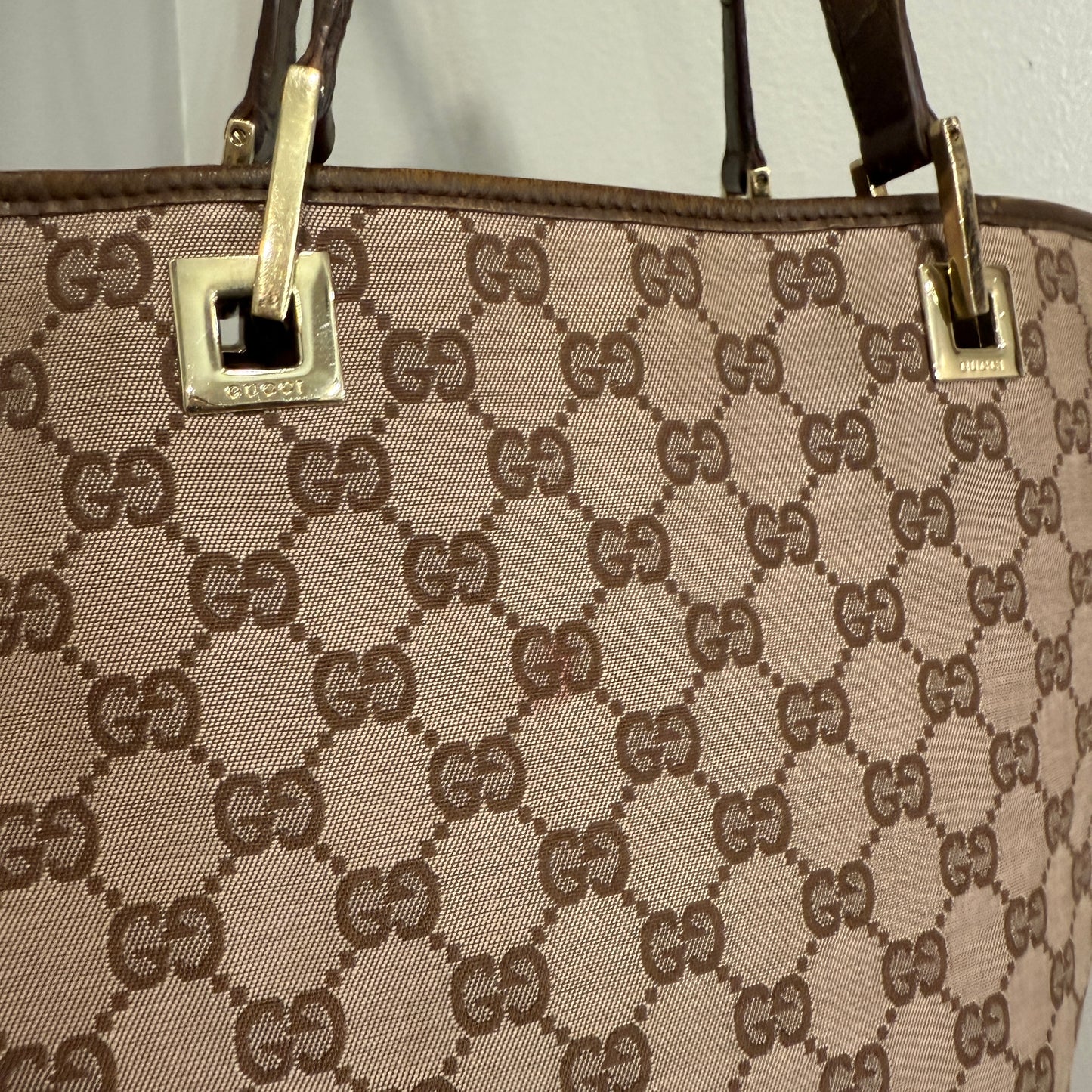 1015-08 GUCCI Brown GG Canvas Tote