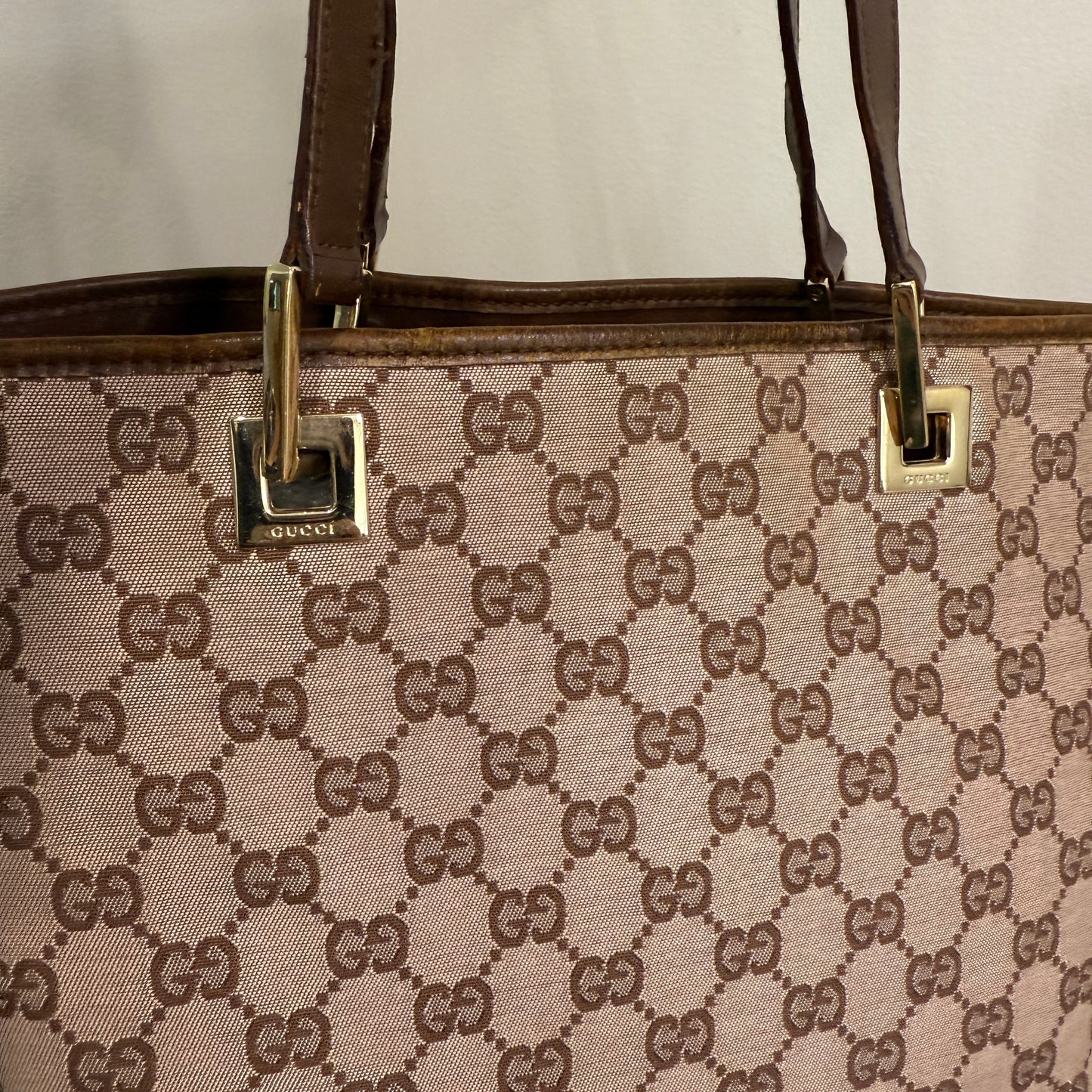 1015-08 GUCCI Brown GG Canvas Tote