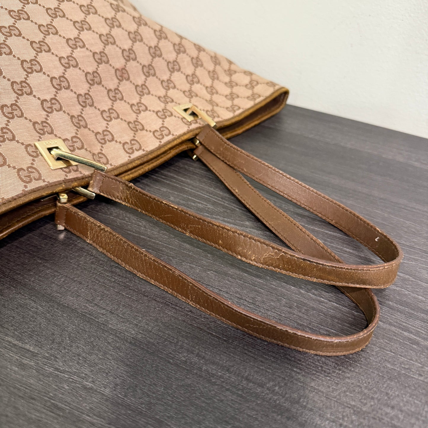 1015-08 GUCCI Brown GG Canvas Tote