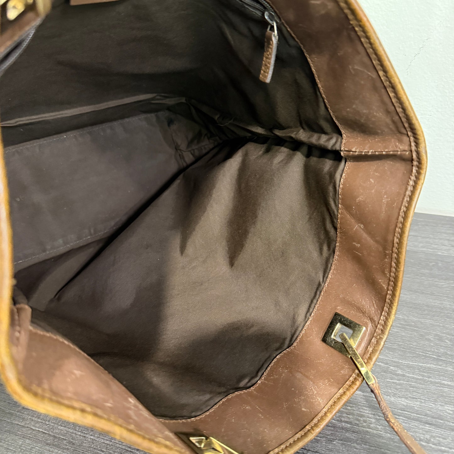 1015-08 GUCCI Brown GG Canvas Tote