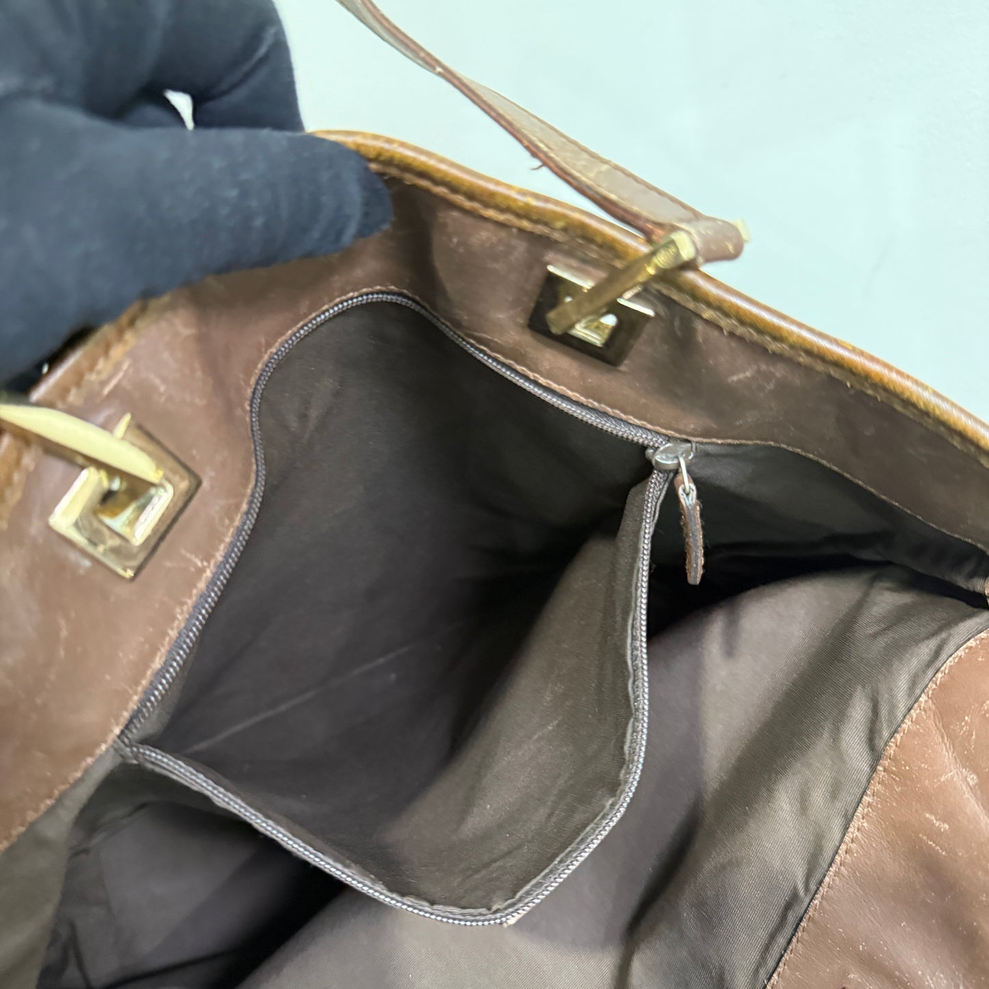 1015-08 GUCCI Brown GG Canvas Tote