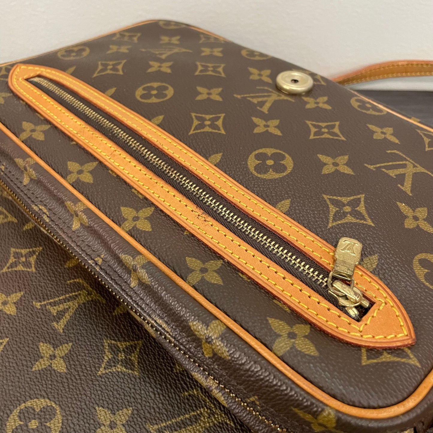 BUY NOW (50% Off for Subscribers) Louis Vuitton Monogram Saint Germain 28