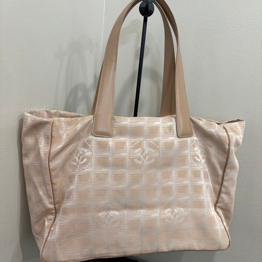 #021 CHANEL Neutral CC Tote