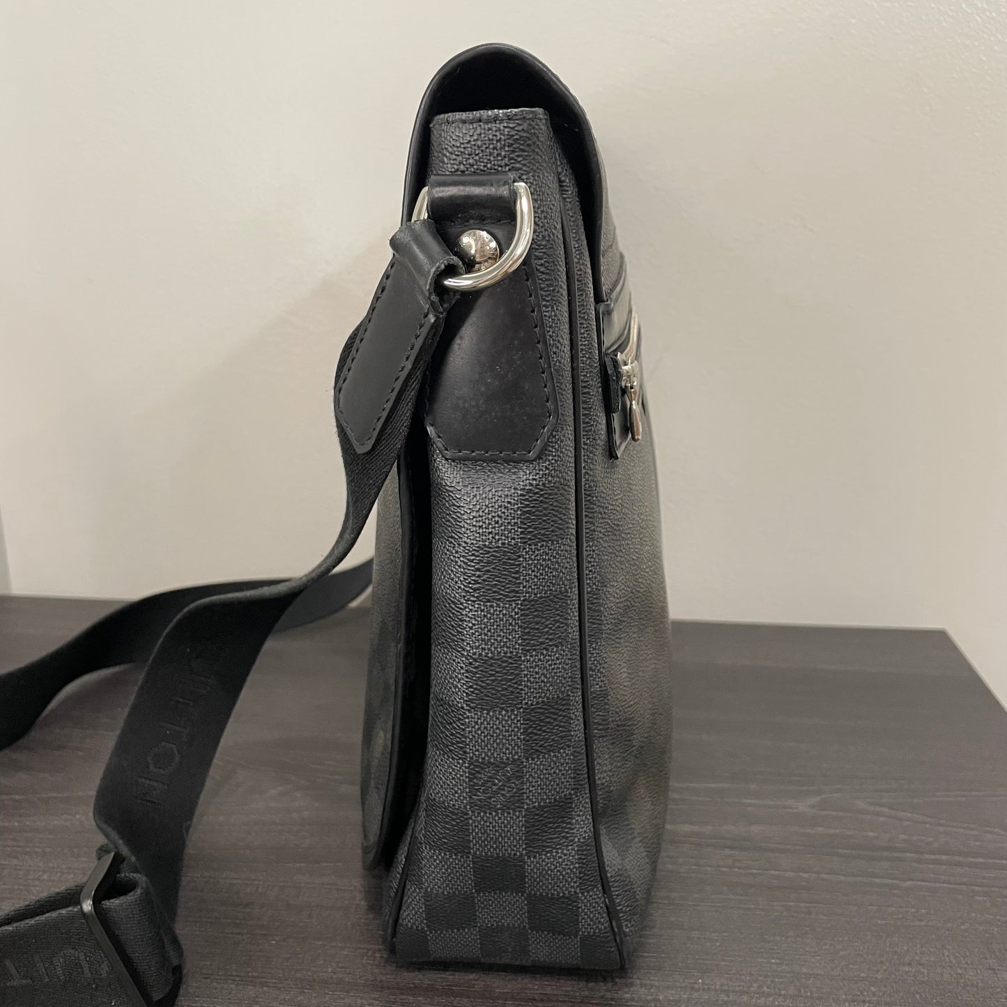 Louis Vuitton Daniel Messenger Bag Damier Graphite MM