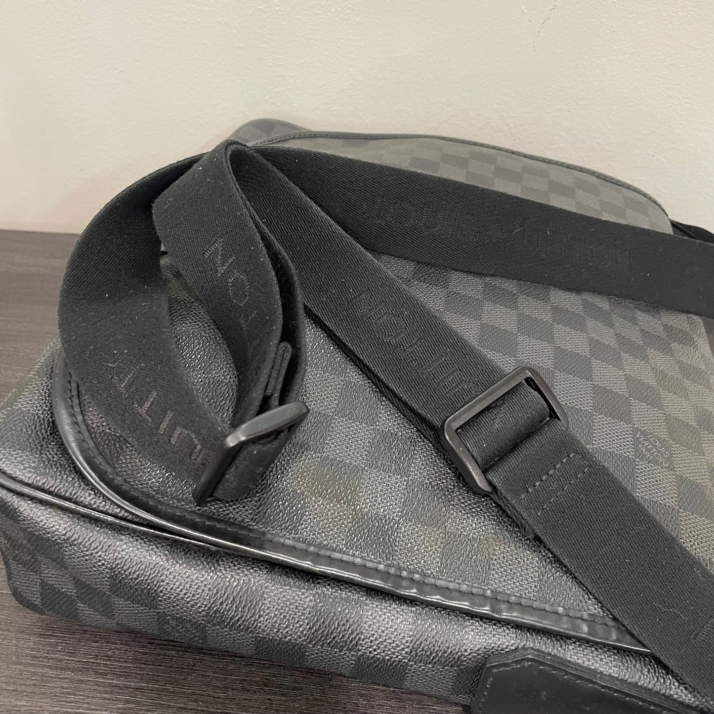 Louis Vuitton Daniel Messenger Bag Damier Graphite MM