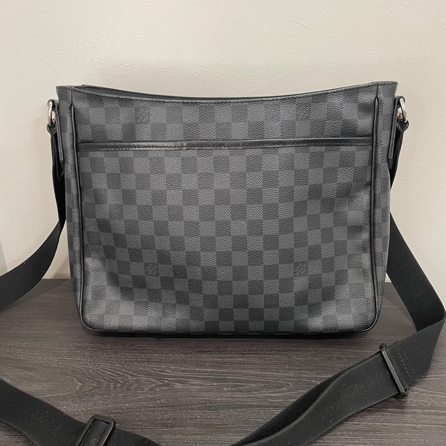 Louis Vuitton Daniel Messenger Bag Damier Graphite MM