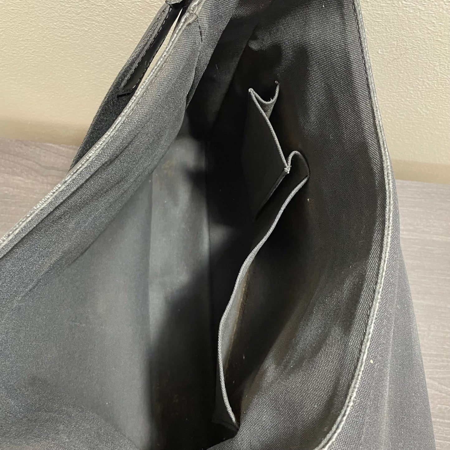 Louis Vuitton Daniel Messenger Bag Damier Graphite MM