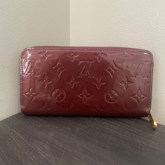 Louis Vuitton Vernis Red Zippy Wallet