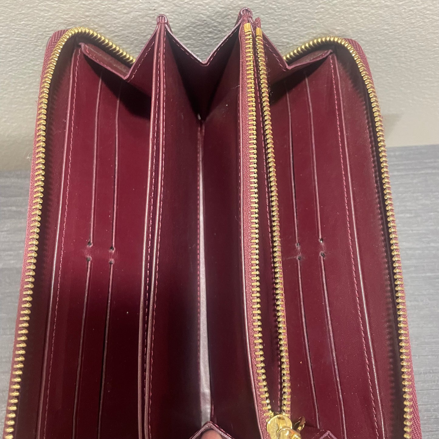 Louis Vuitton Vernis Red Zippy Wallet
