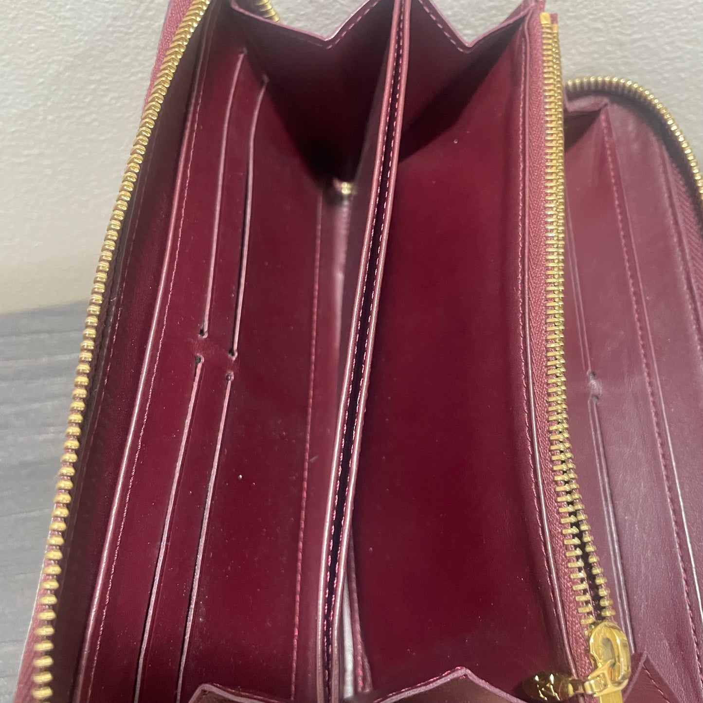 Louis Vuitton Vernis Red Zippy Wallet