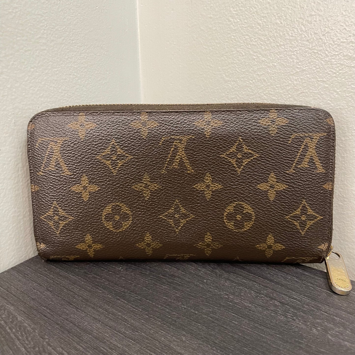 CLEARANCE Louis Vuitton Monogram Zippy Wallet