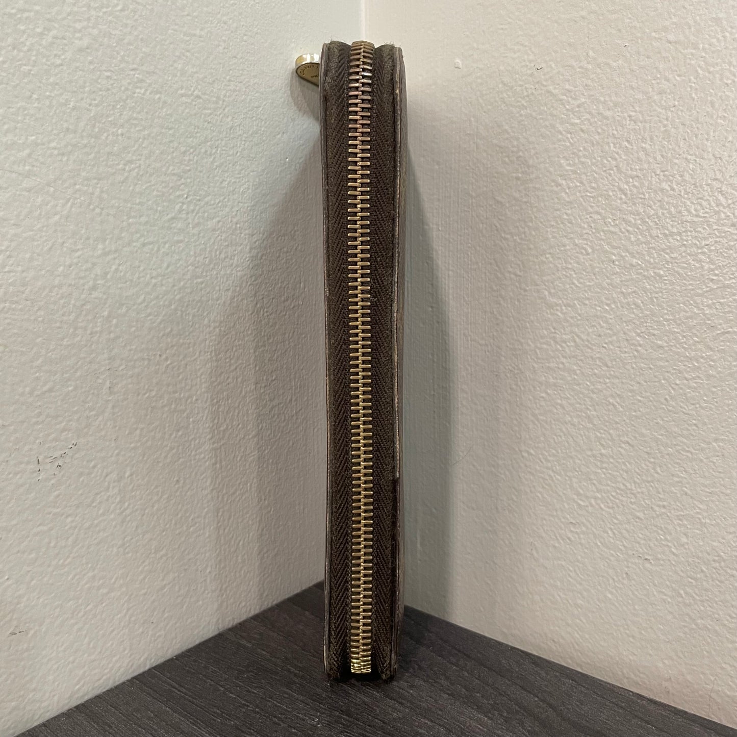 CLEARANCE Louis Vuitton Monogram Zippy Wallet