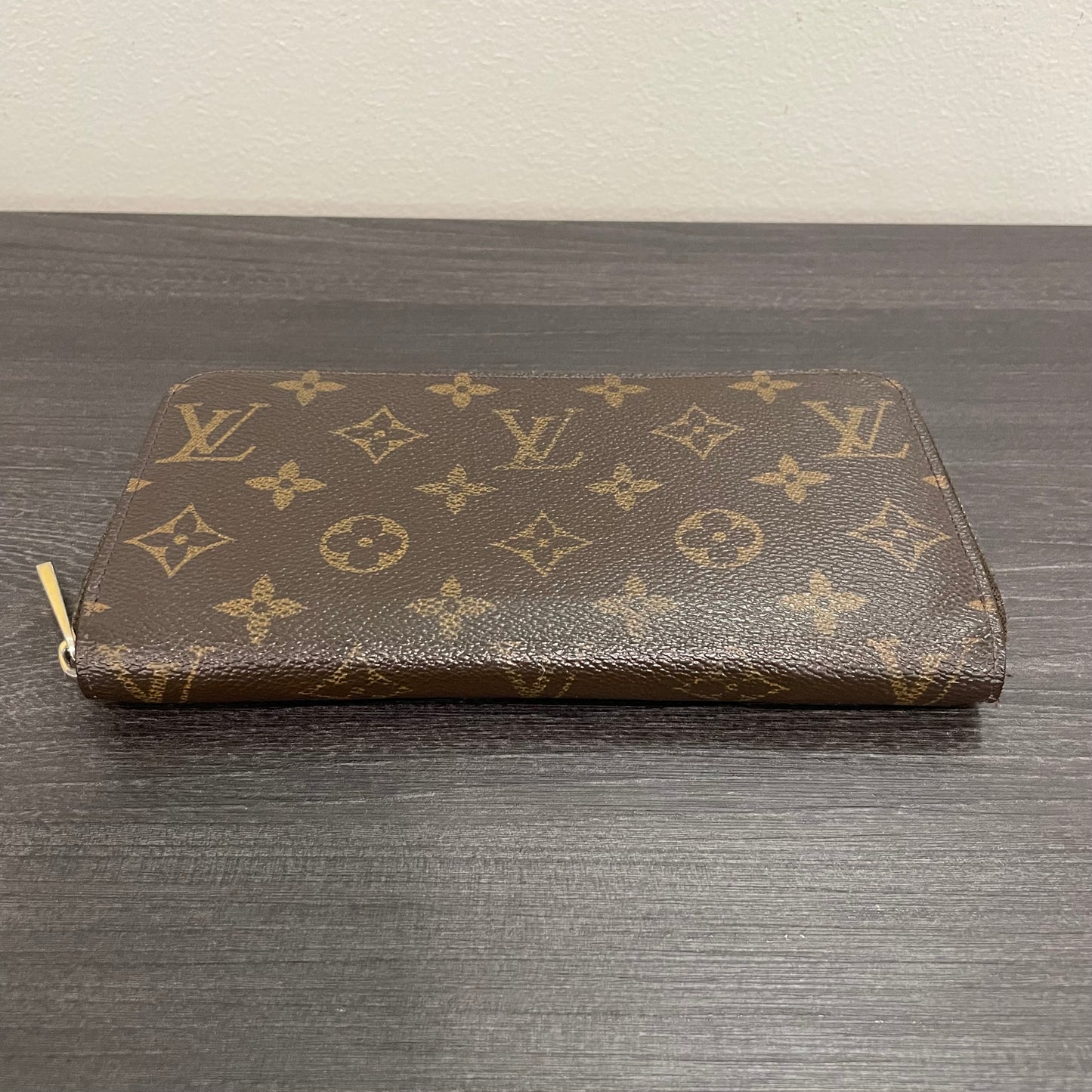 CLEARANCE Louis Vuitton Monogram Zippy Wallet