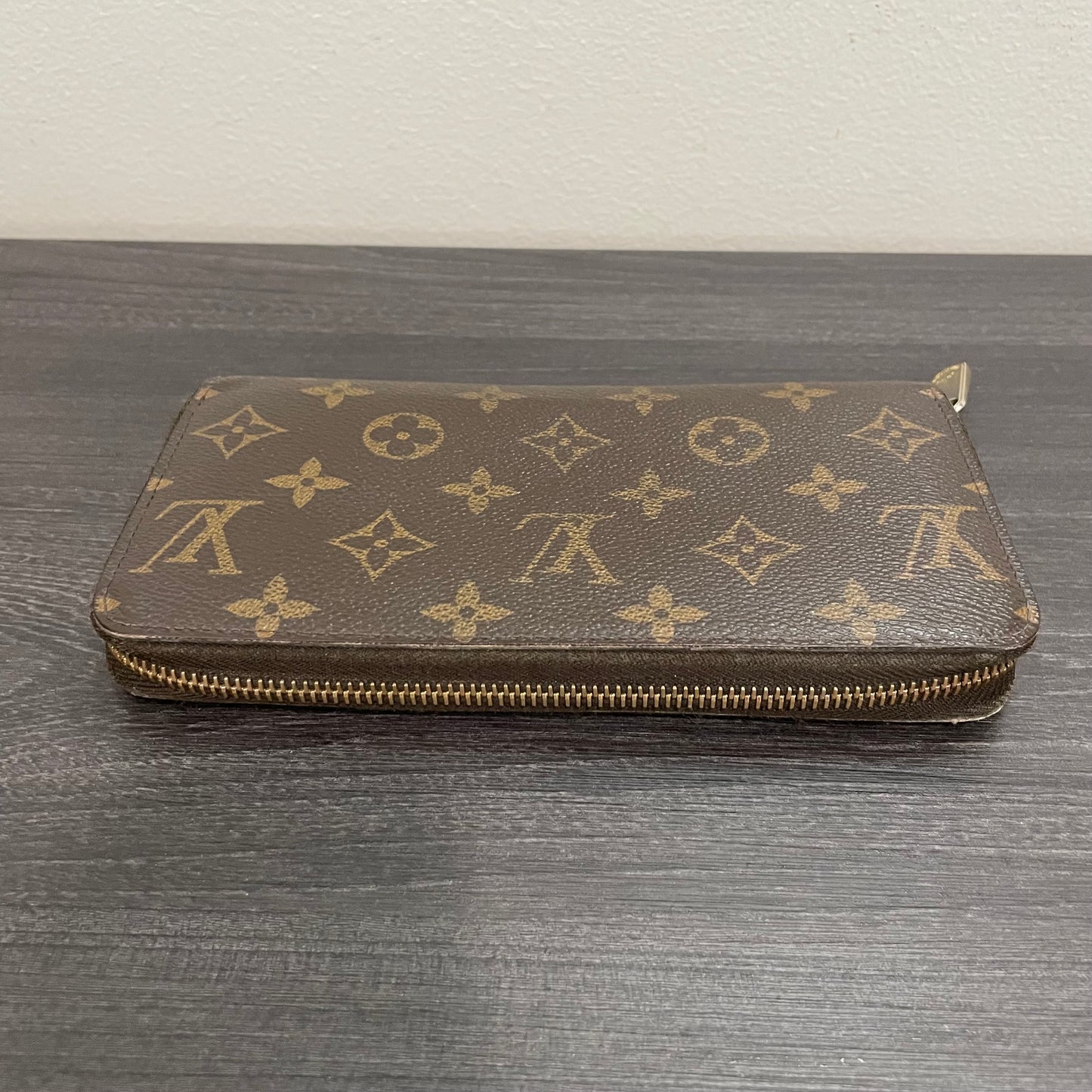 CLEARANCE Louis Vuitton Monogram Zippy Wallet