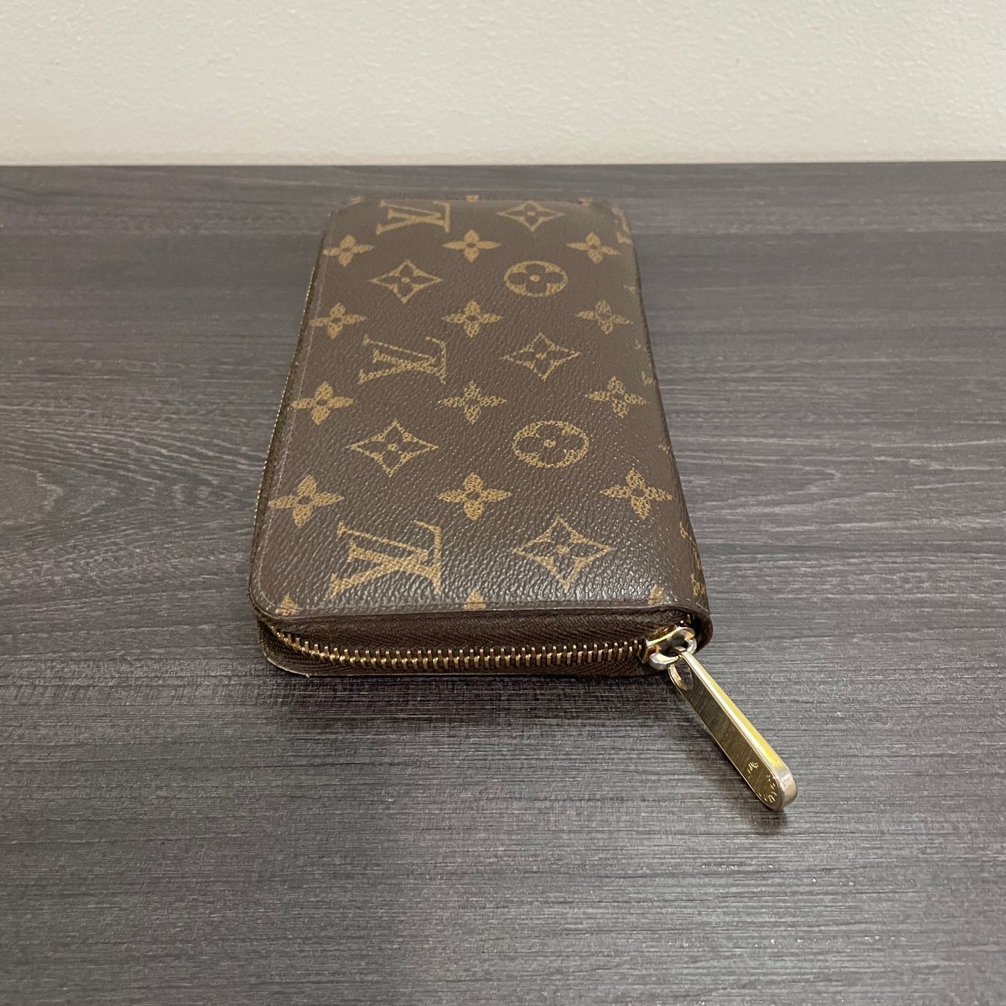 CLEARANCE Louis Vuitton Monogram Zippy Wallet