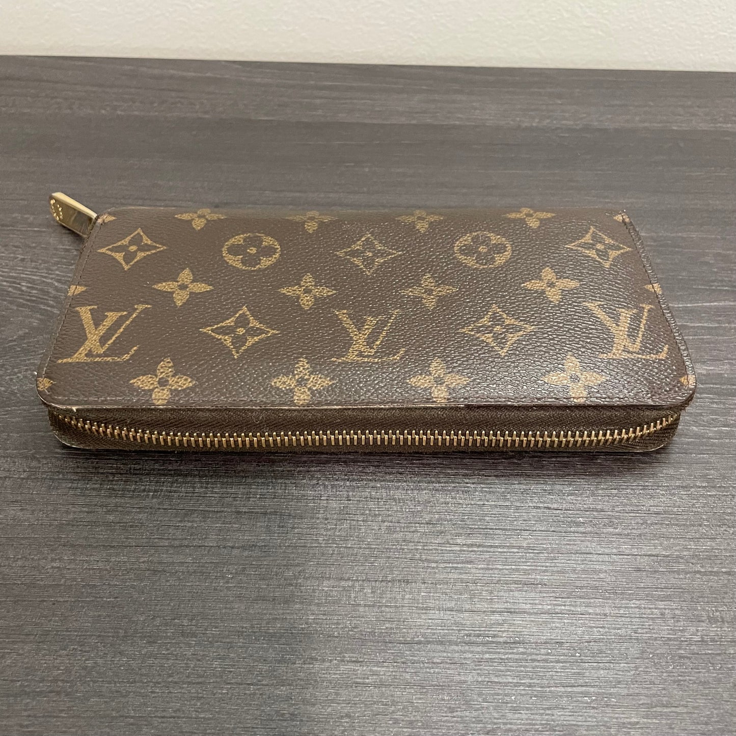 CLEARANCE Louis Vuitton Monogram Zippy Wallet