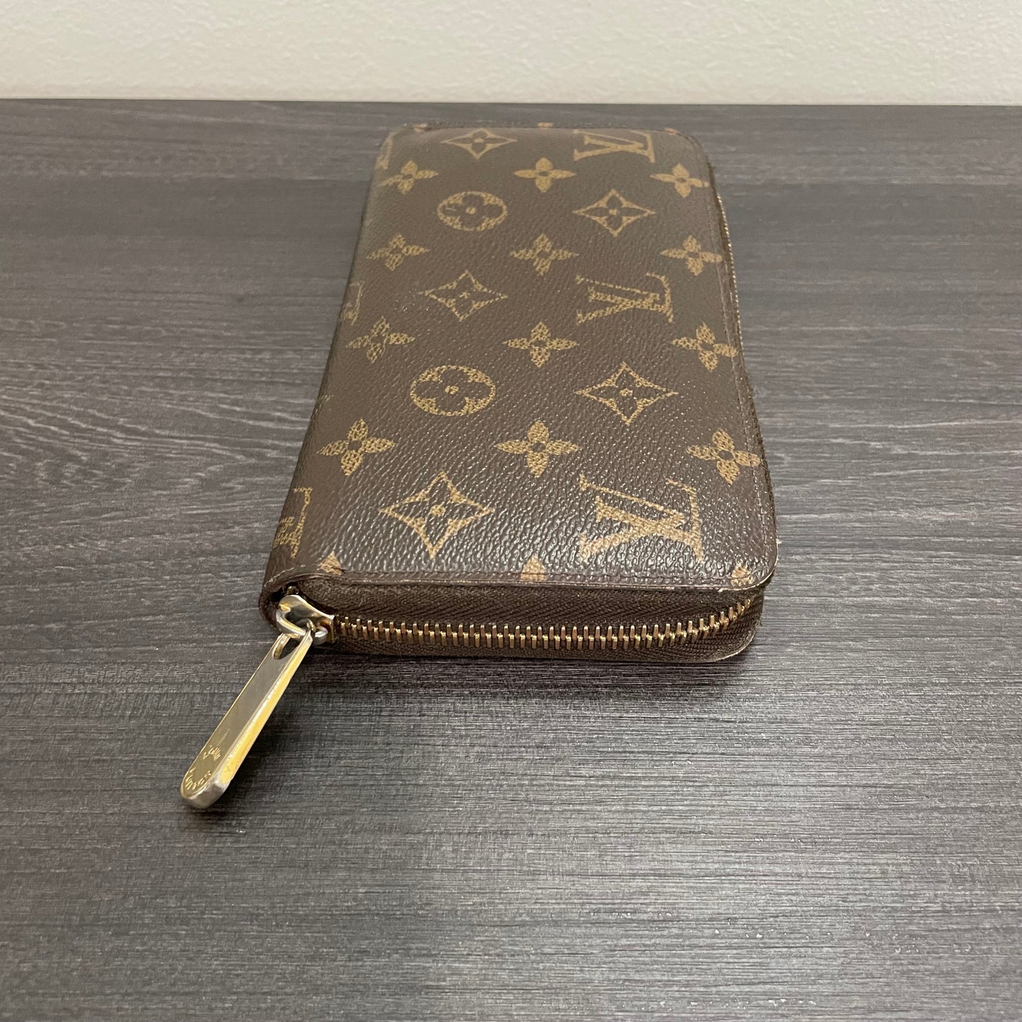 CLEARANCE Louis Vuitton Monogram Zippy Wallet