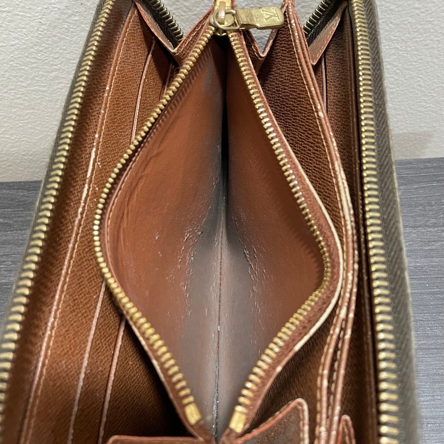 CLEARANCE Louis Vuitton Monogram Zippy Wallet