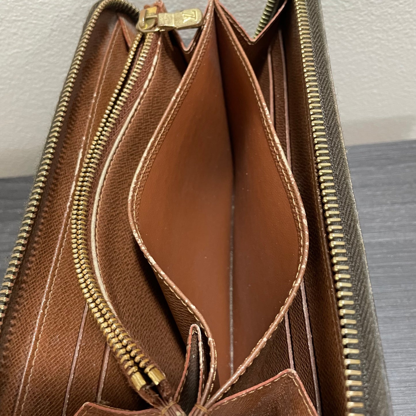 CLEARANCE Louis Vuitton Monogram Zippy Wallet