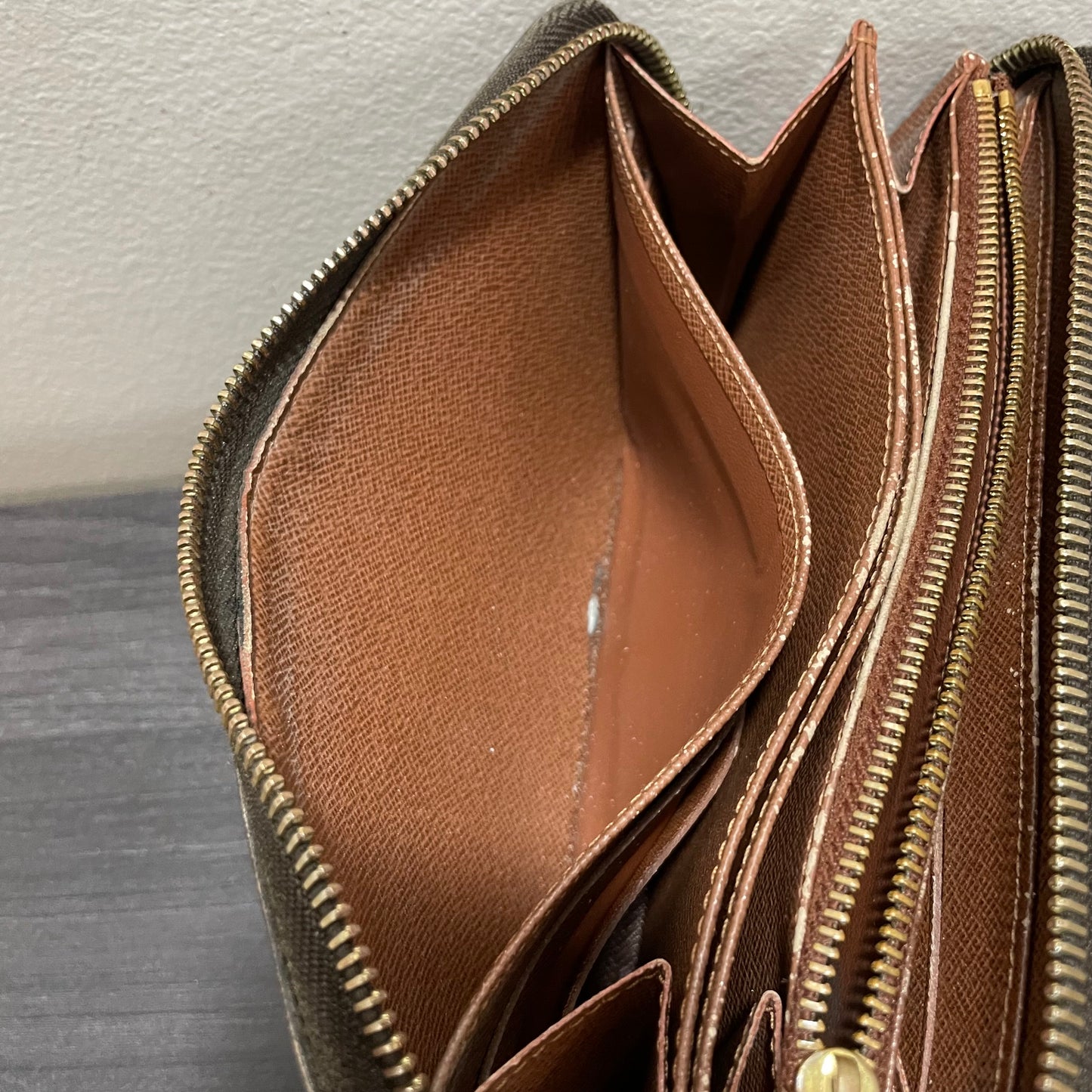 CLEARANCE Louis Vuitton Monogram Zippy Wallet
