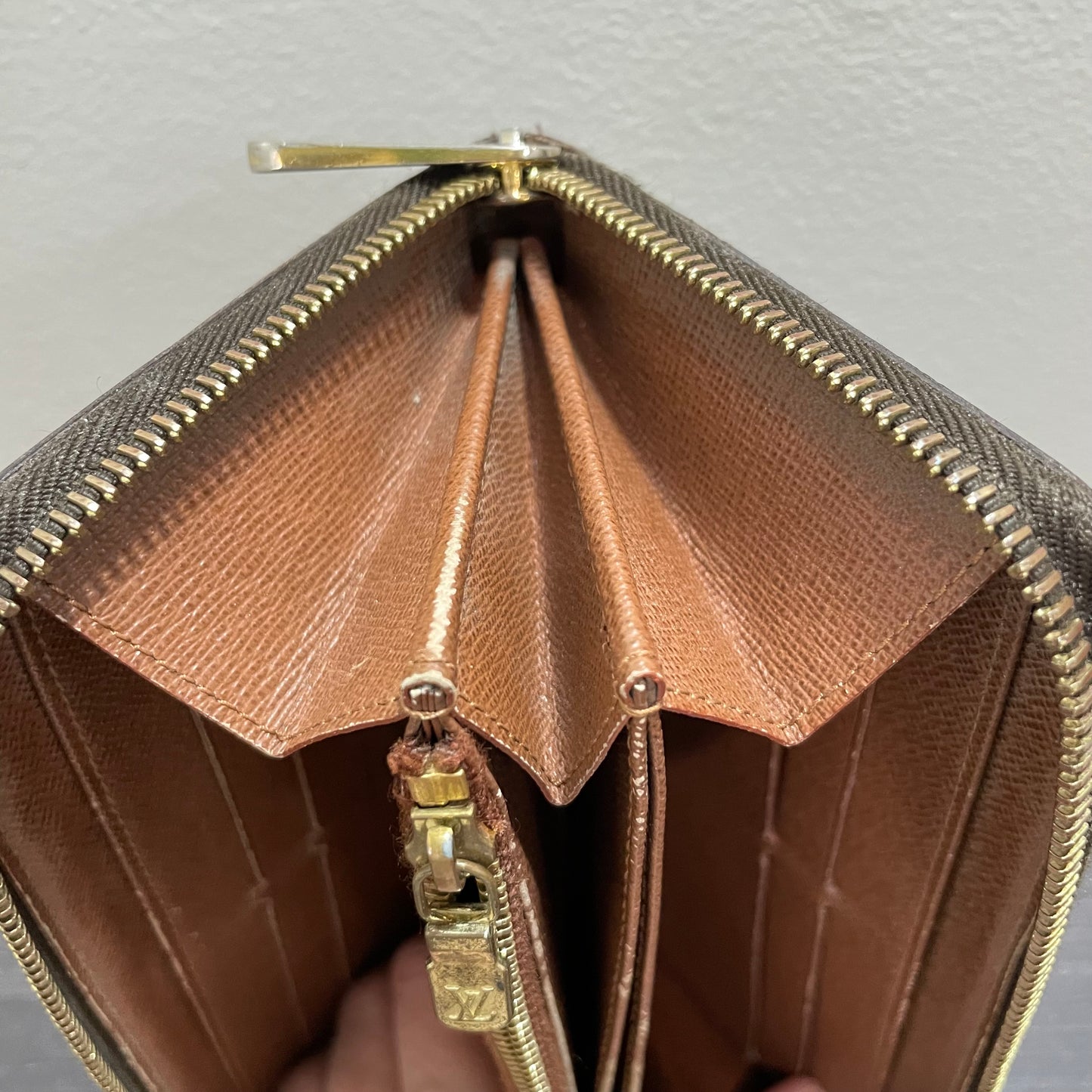 CLEARANCE Louis Vuitton Monogram Zippy Wallet