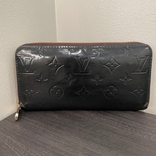 Louis Vuitton Vernis Black Zippy Wallet