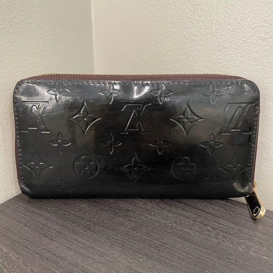 Louis Vuitton Vernis Black Zippy Wallet