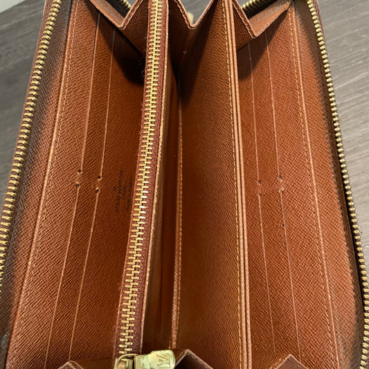 SOLD! Louis Vuitton Monogram Zippy Wallet