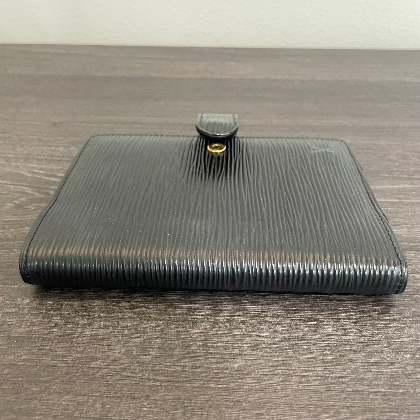 SOLD! Louis Vuitton Epi Agenda PM