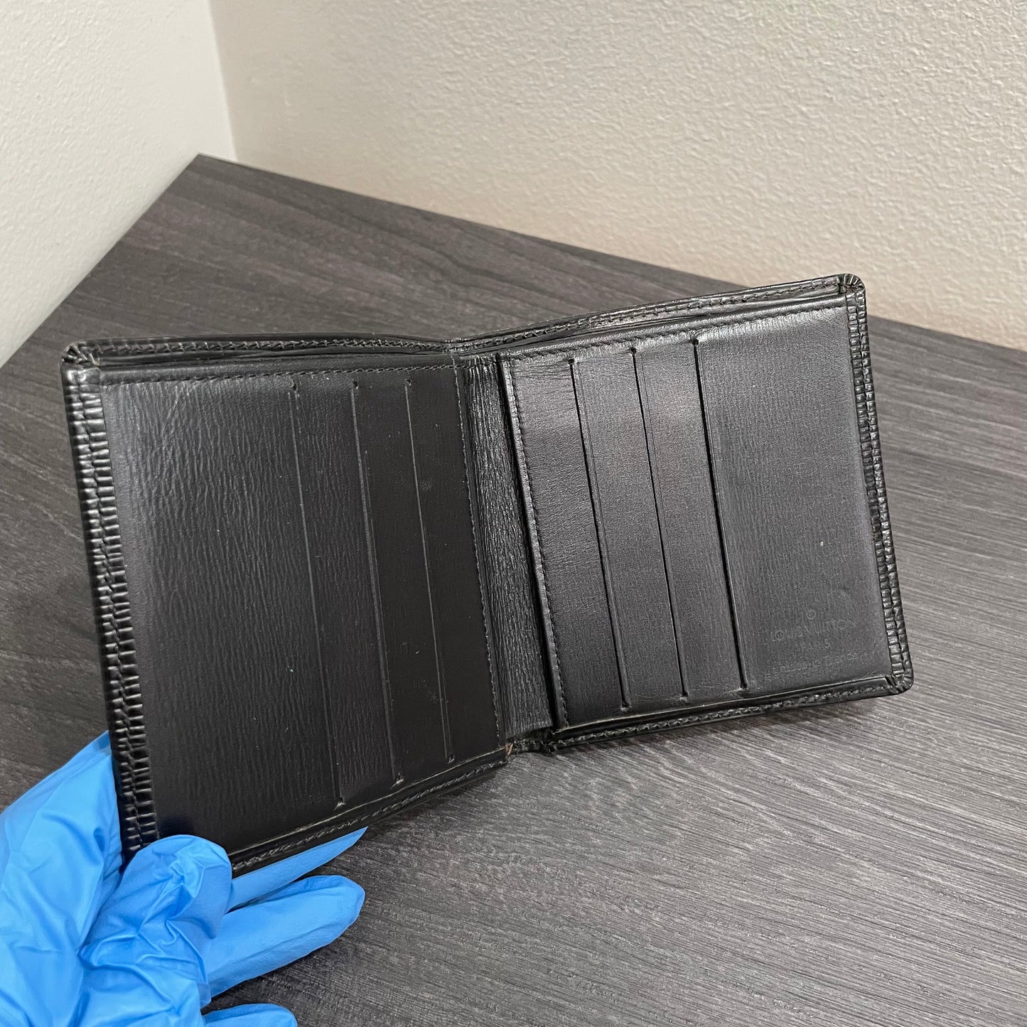 LOUIS VUITTON Black Men's Epi Wallet
