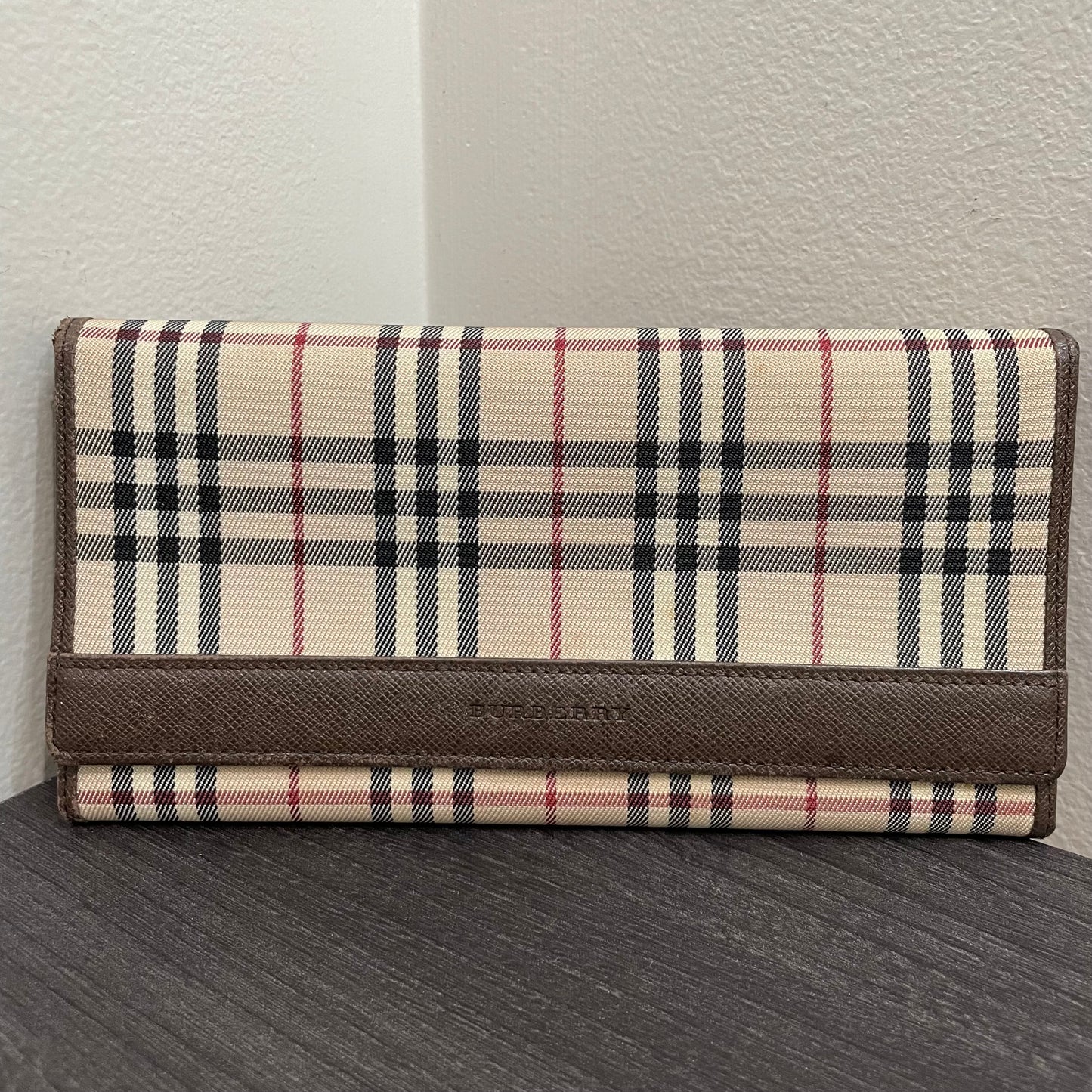 BURBERRY Canvas Brown Leather Wallet with Kiss Clasp