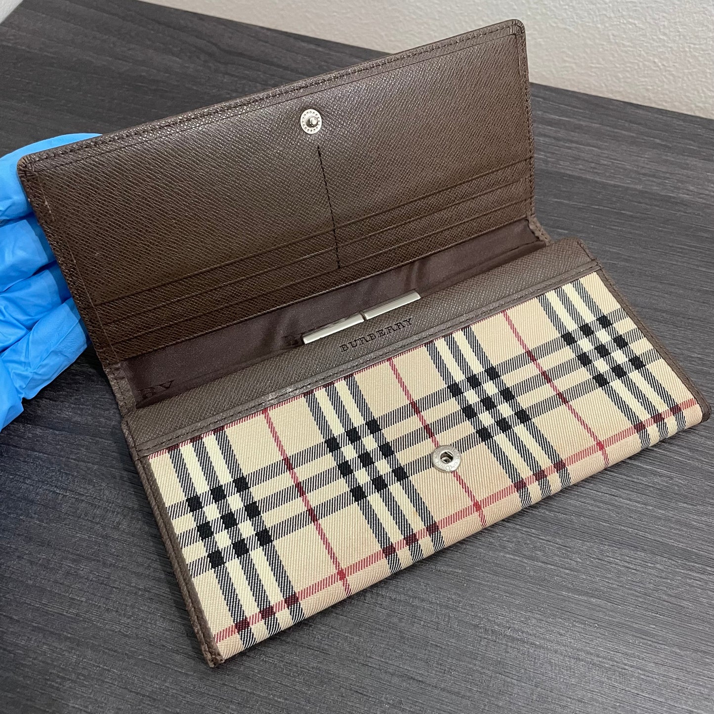 BURBERRY Canvas Brown Leather Wallet with Kiss Clasp
