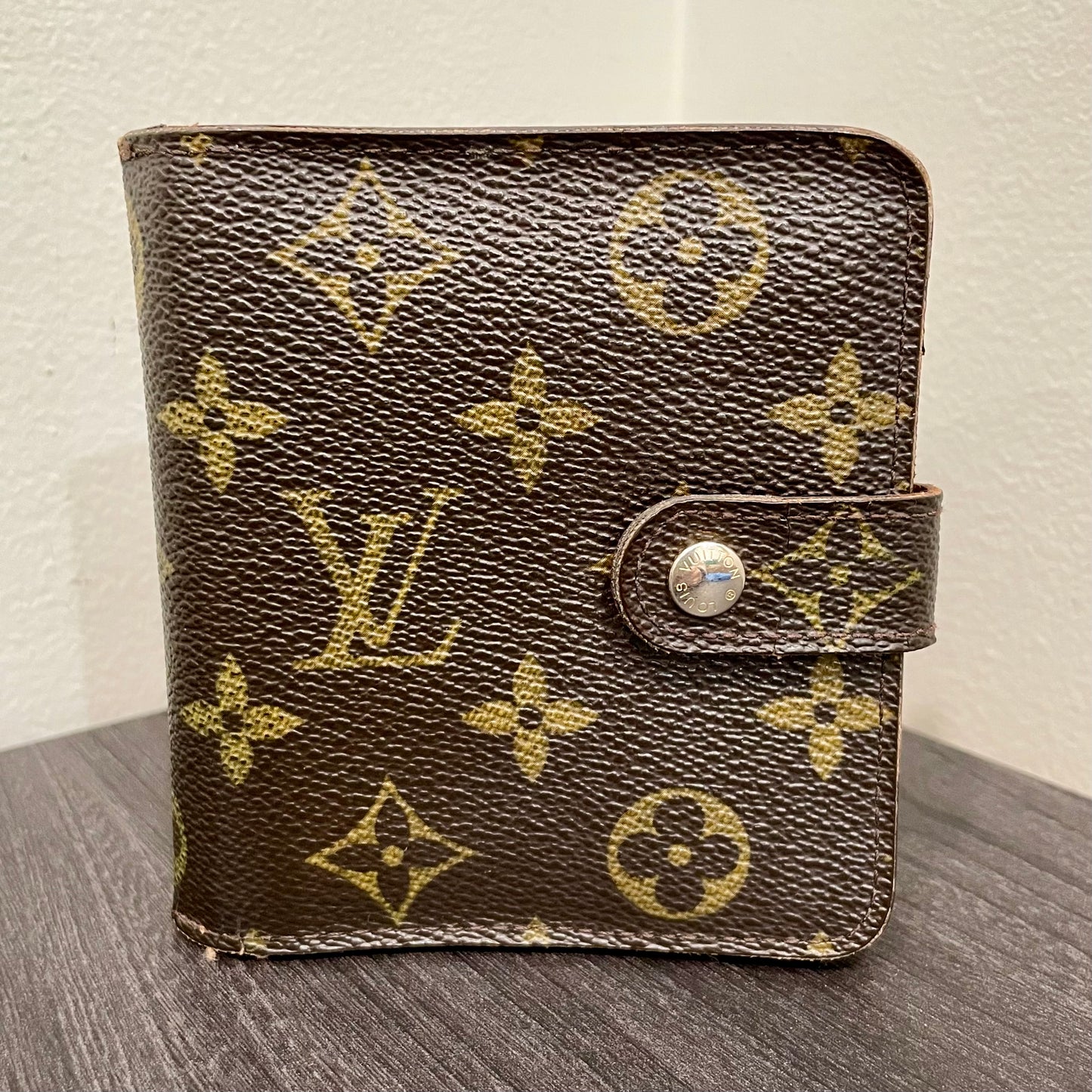 LOUIS VUITTON Monogram Wallet
