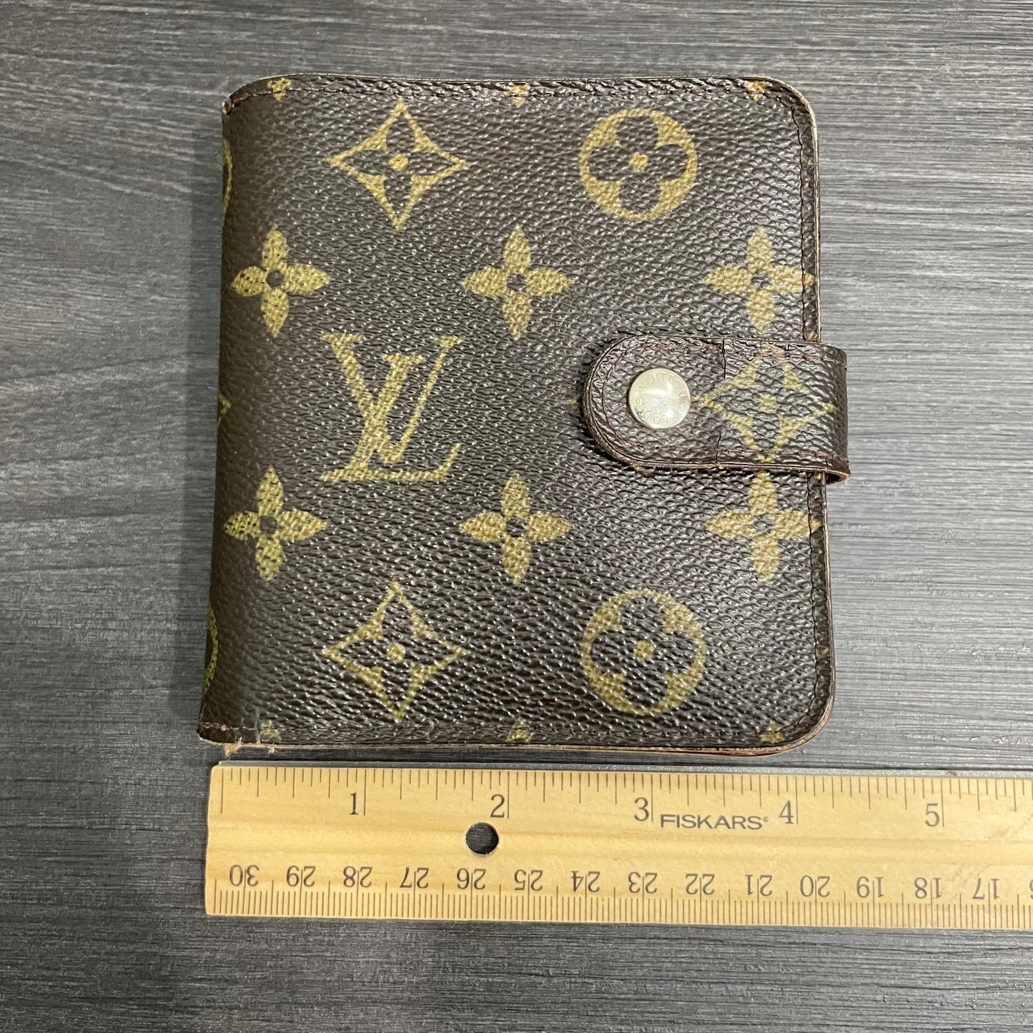 LOUIS VUITTON Monogram Wallet