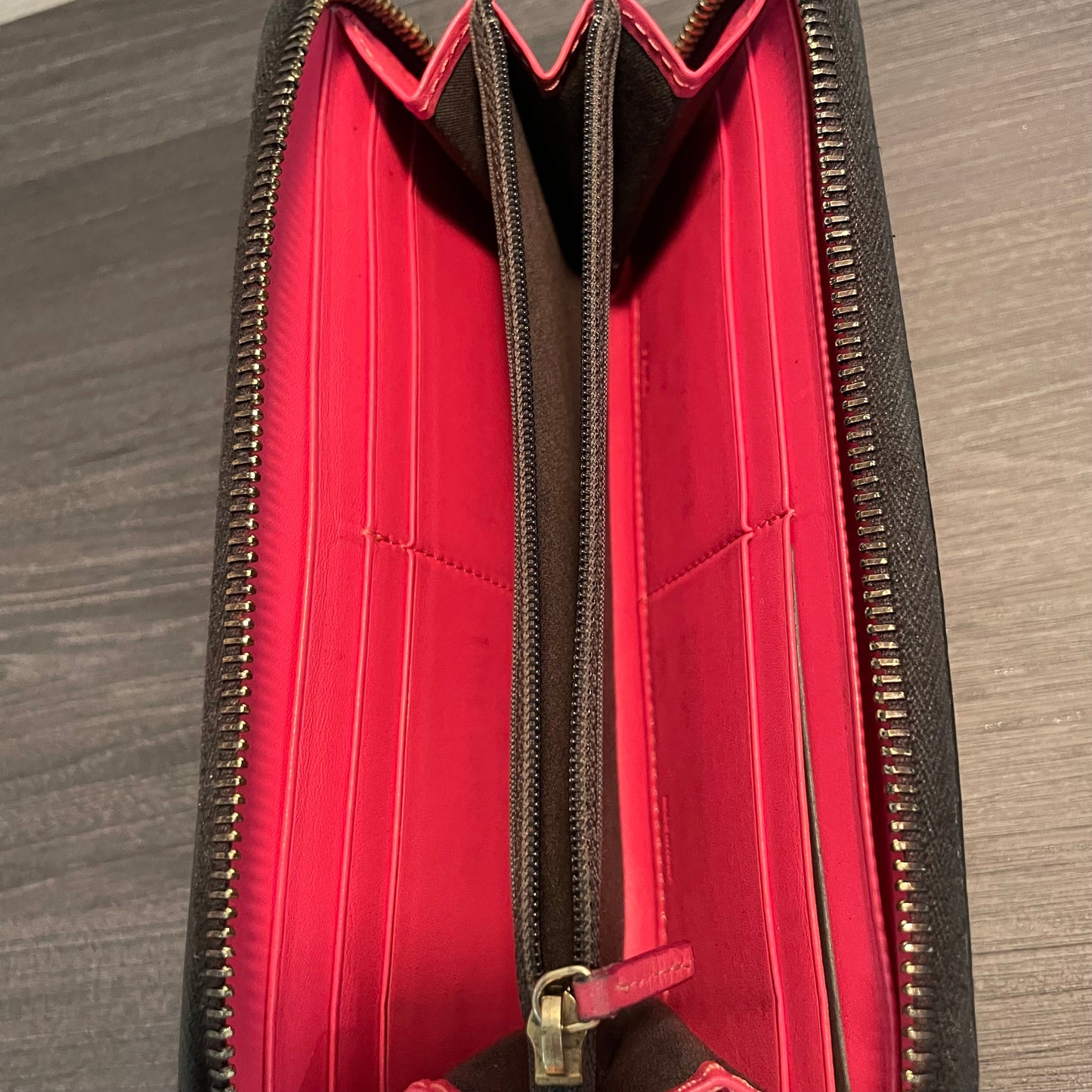 BUNDLE: CHANEL Wallet & FENDI Wallet
