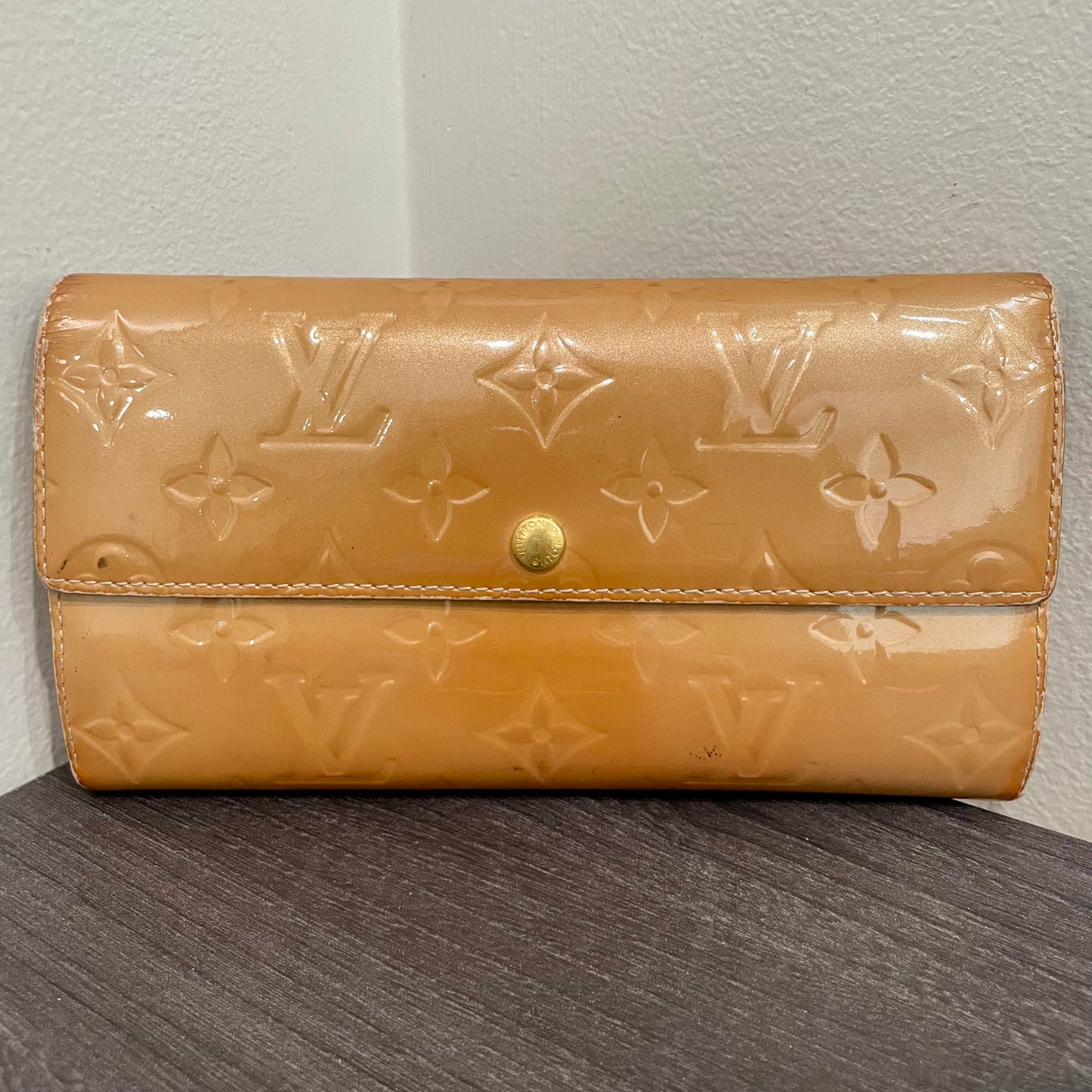 LOUIS VUITTON Vernis Gold Wallet