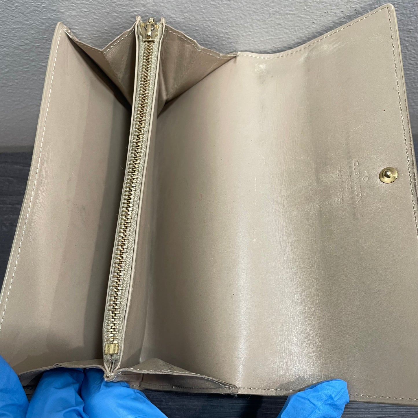 LOUIS VUITTON Vernis Vanilla Wallet
