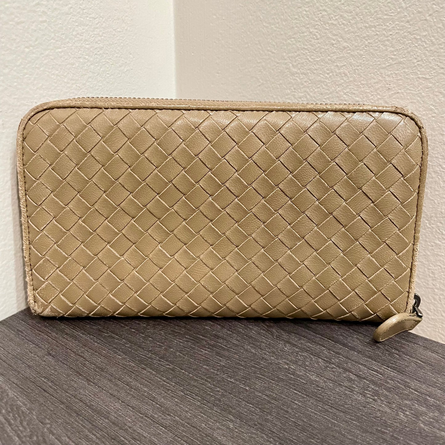 BOTTEGA VENETA Beige Weave Zippy Wallet