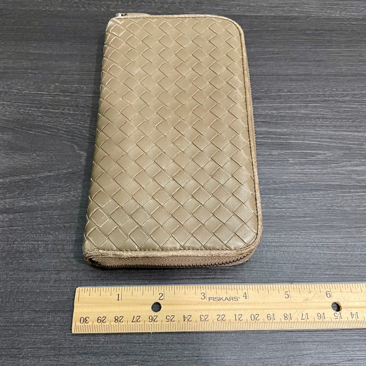 BOTTEGA VENETA Beige Weave Zippy Wallet