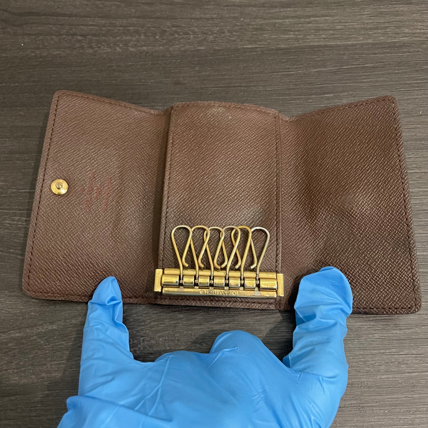 LOUIS VUITTON Damier Ebene Key Case (6 Rings)
