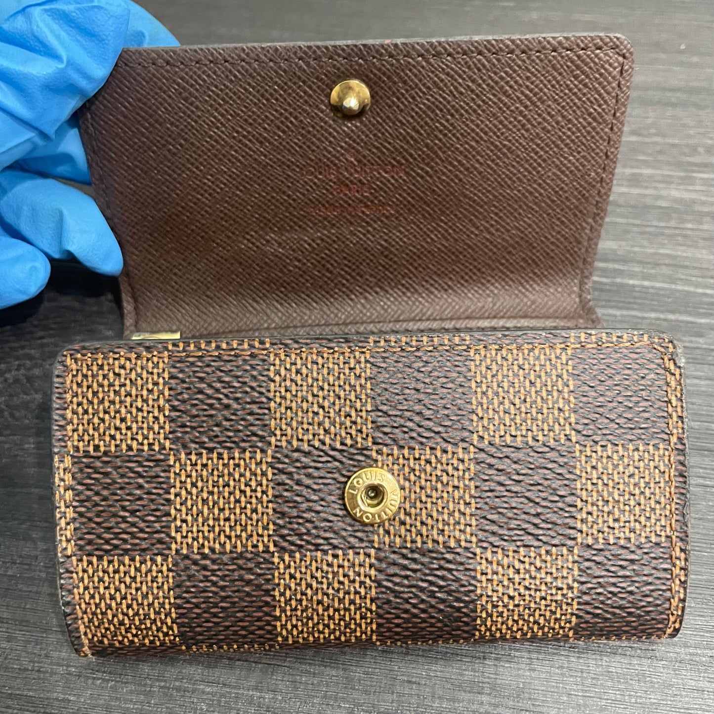 LOUIS VUITTON Damier Ebene Key Case (6 Rings)