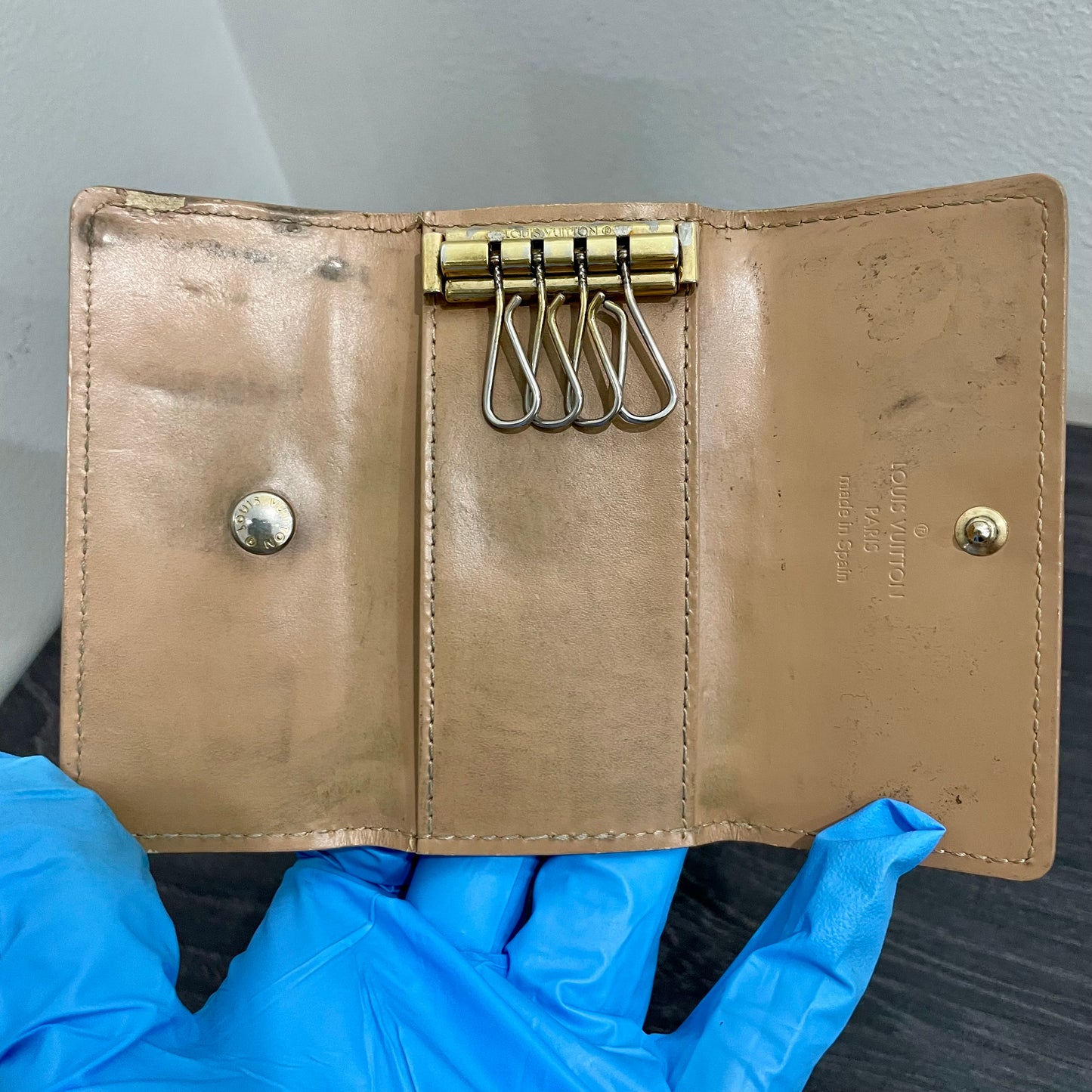 LOUIS VUITTON Vernis Gold Key Case (4 Rings)